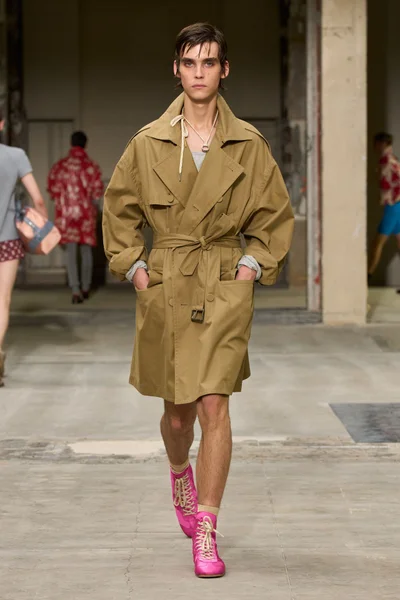 Look 13